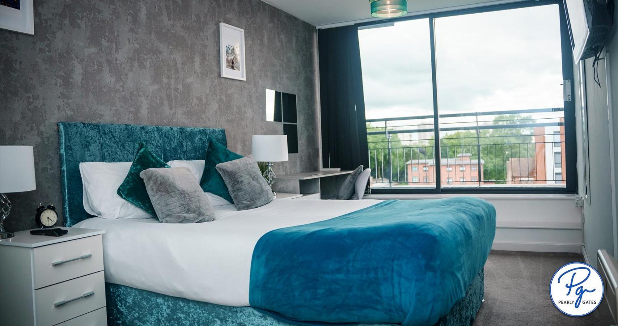 Penthouse - Amazing City Skyline Views - Free Parking - Balcony - Utilita Arena - New St Station - Bullring Shopping Birmingham Dış mekan fotoğraf