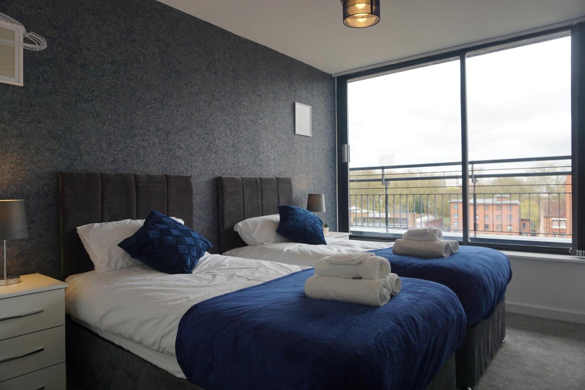 Penthouse - Amazing City Skyline Views - Free Parking - Balcony - Utilita Arena - New St Station - Bullring Shopping Birmingham Dış mekan fotoğraf
